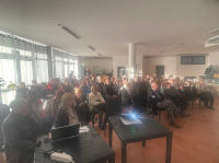 La platea dei presenti